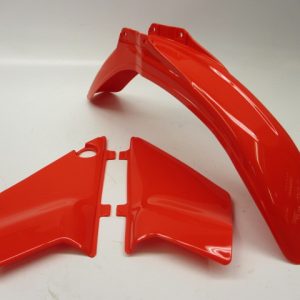 Kappenset, 3-delig (zonder koplampspoiler) – Kleur: Tahitian Red (R23)